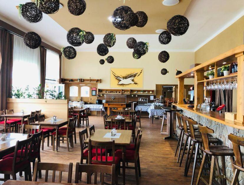 Hotel Racek Černá v Pošumaví المظهر الخارجي الصورة