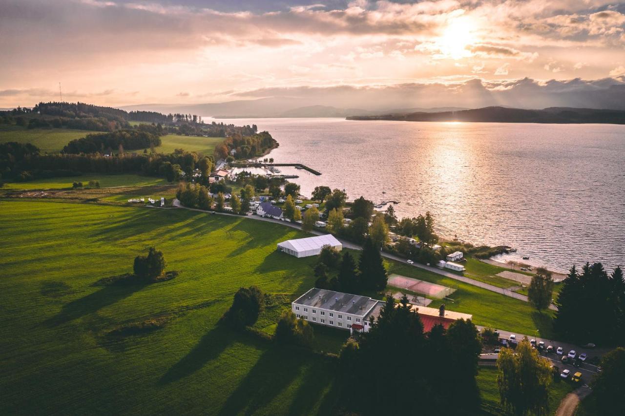 Hotel Racek Černá v Pošumaví المظهر الخارجي الصورة
