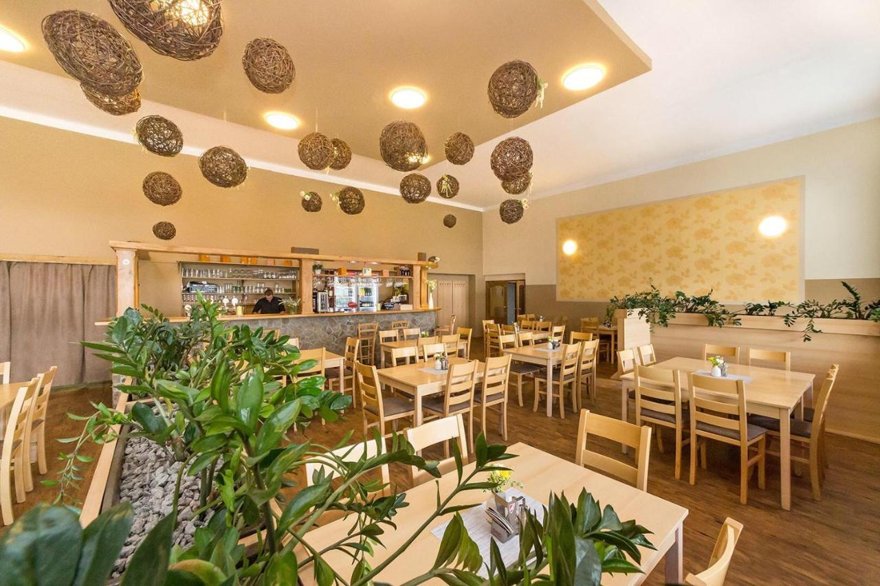 Hotel Racek Černá v Pošumaví المظهر الخارجي الصورة