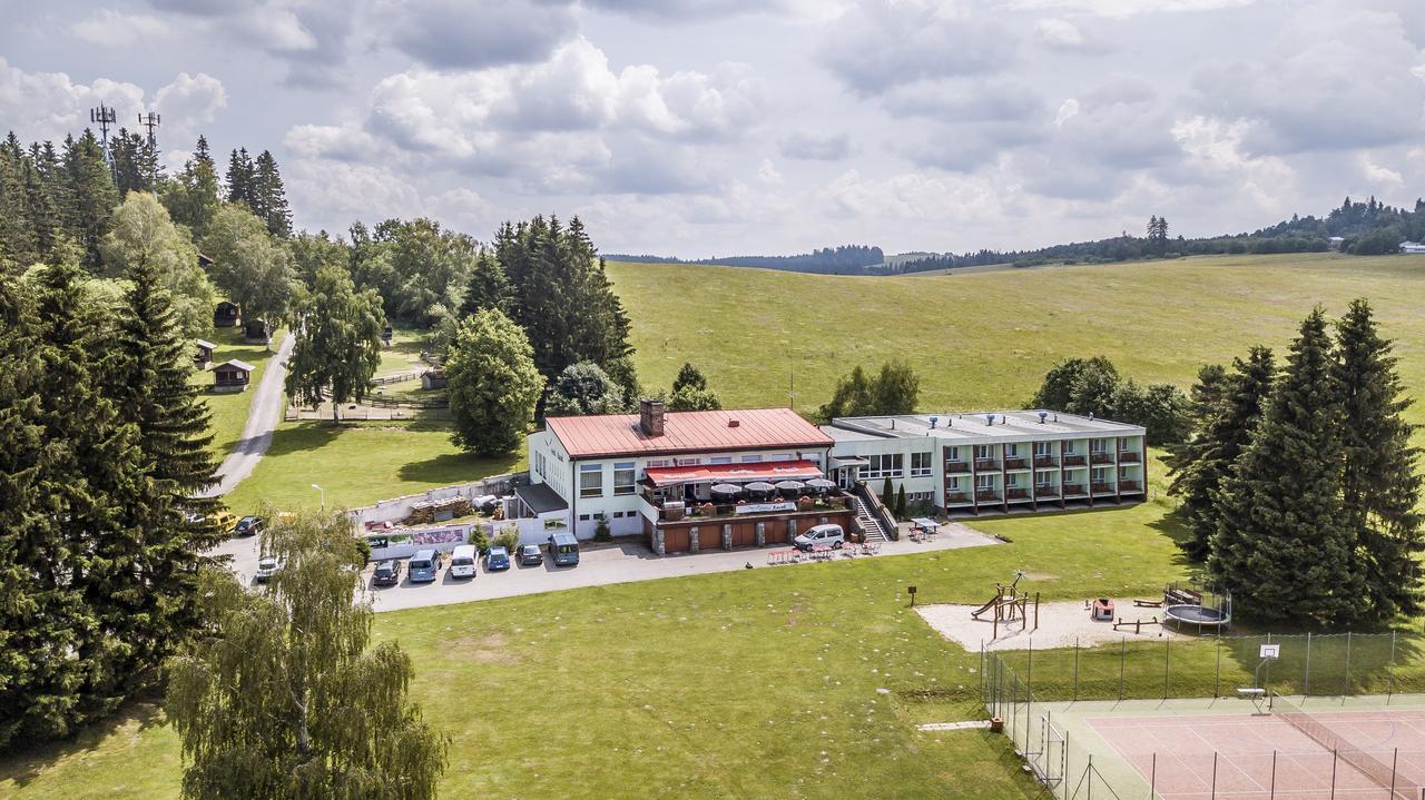 Hotel Racek Černá v Pošumaví المظهر الخارجي الصورة
